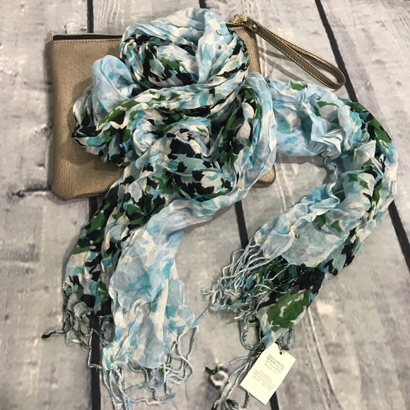 Accessories - NWT blue floral scarf boho work chic